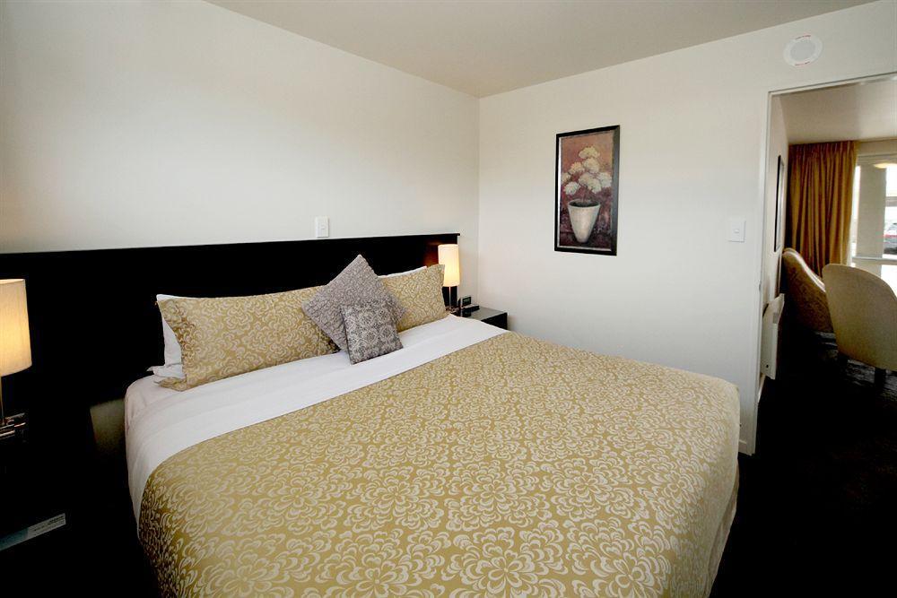 כרייסטצ'רץ' Salerno Motel Apartments מראה חיצוני תמונה A room at the hotel