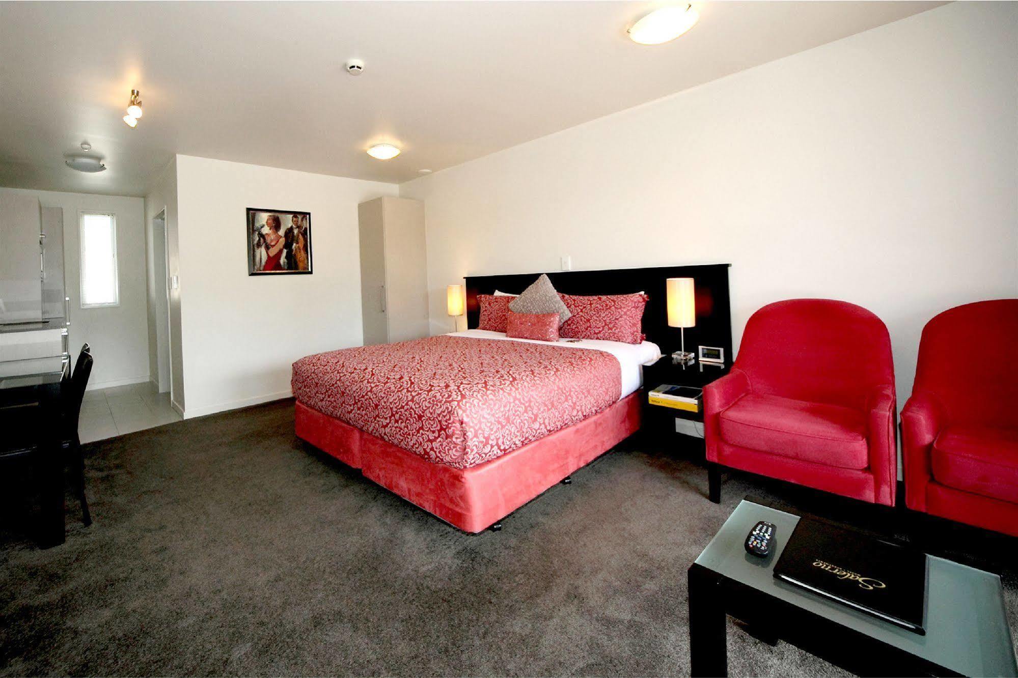 כרייסטצ'רץ' Salerno Motel Apartments מראה חיצוני תמונה A room at the hotel
