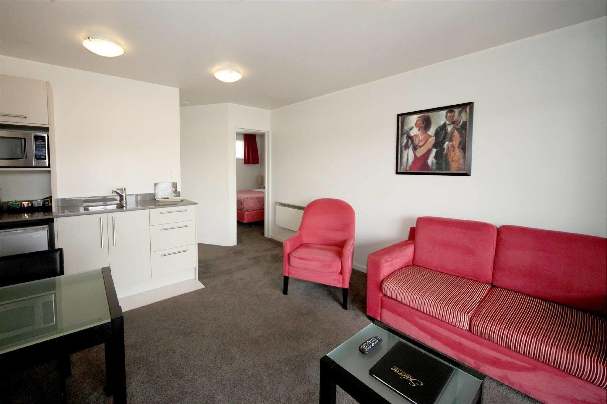 כרייסטצ'רץ' Salerno Motel Apartments מראה חיצוני תמונה A typical one-bedroom apartment