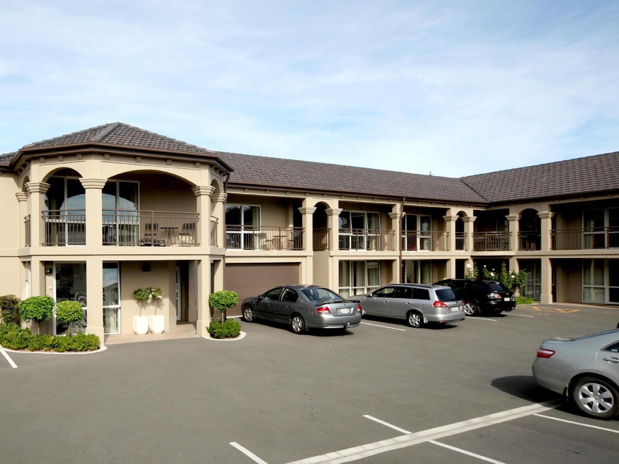 כרייסטצ'רץ' Salerno Motel Apartments מראה חיצוני תמונה The hotel's exterior